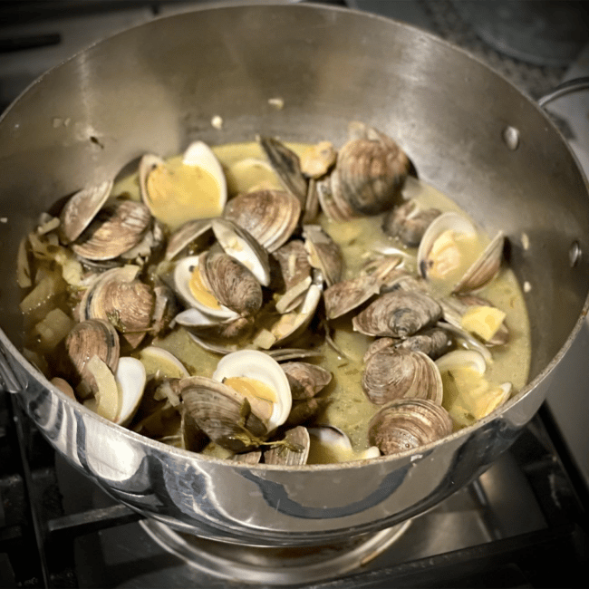 clams in broth recipe